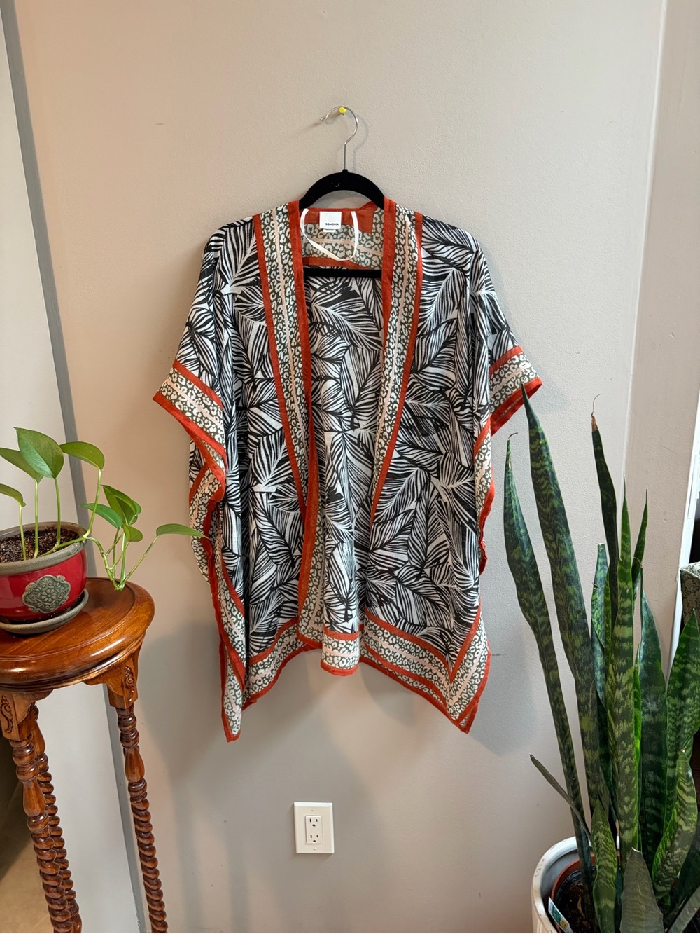 Sonoma Black & White Leaf Print Kimono with Rust Trim